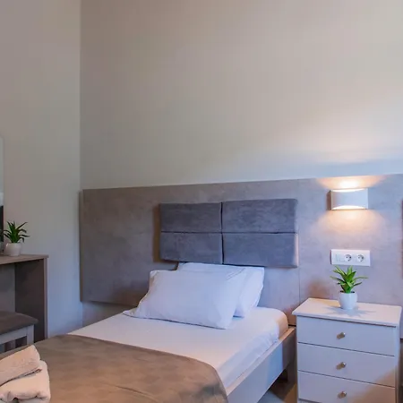 Aparthotel Roula *