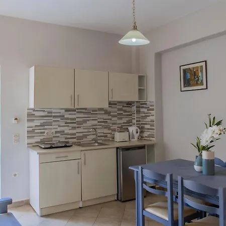 Roula Aparthotel