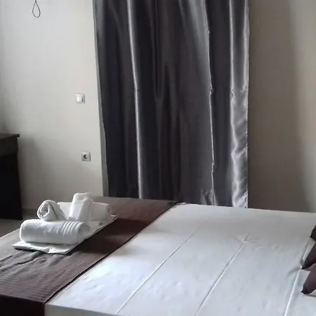 Roula Aparthotel