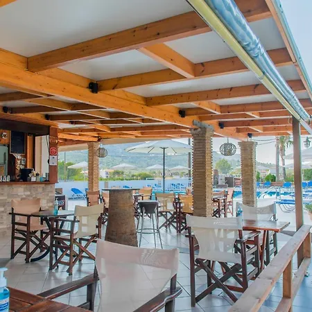 Roula Aparthotel *
