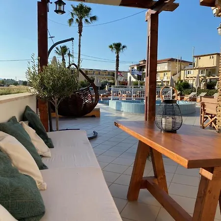 Roula Aparthotel Pigadhakia