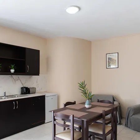 Aparthotel Roula
